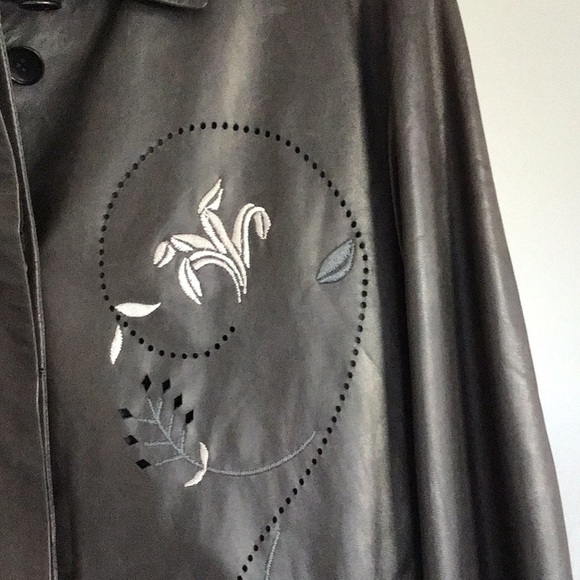 Byblos Fine Italian buttery leather two piece set. Jacket and pants. - Picture 2 of 9